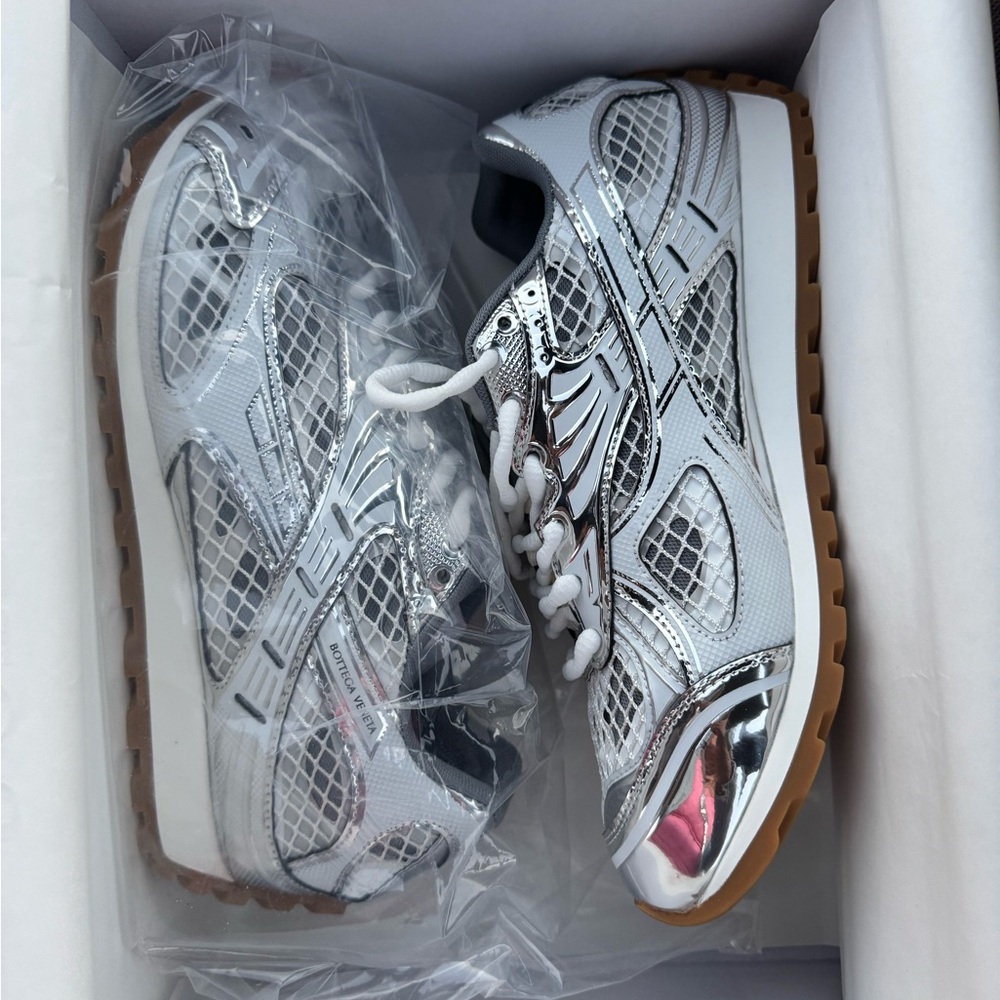 BOTTEGA VENETA - Orbit Sneaker / Gloss Sliver